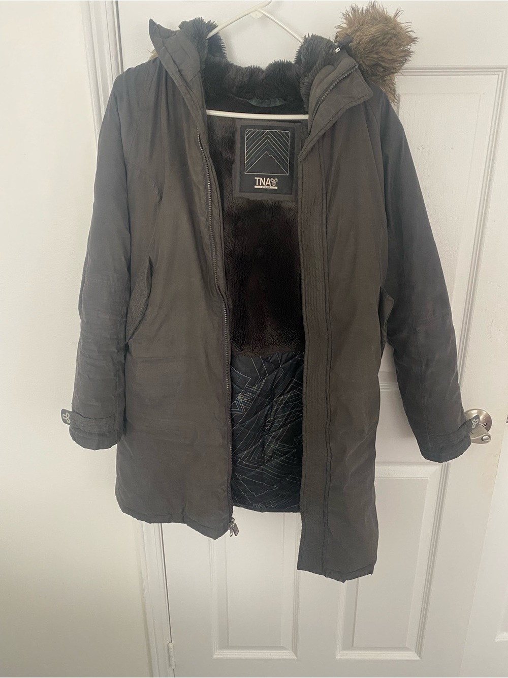Aritzia TNA Aspen Parka